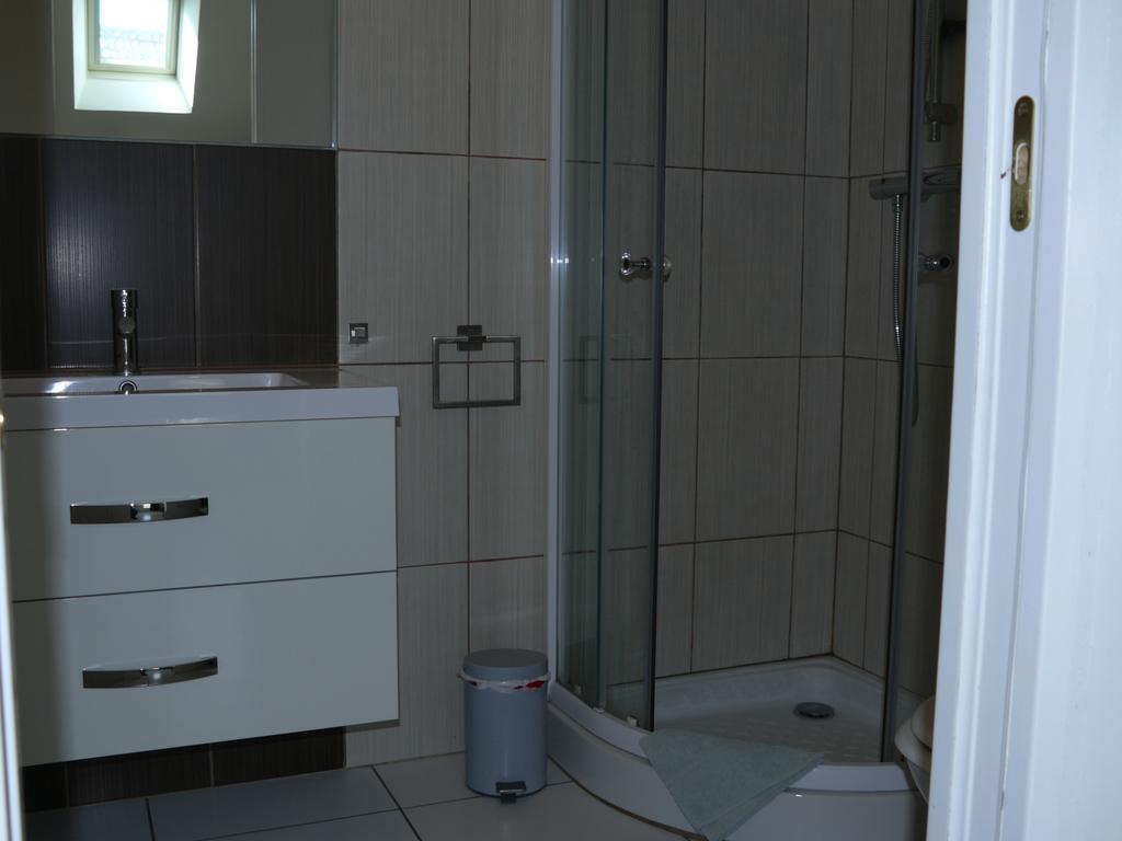 Gites De La Grande Ferme Avernes Room photo