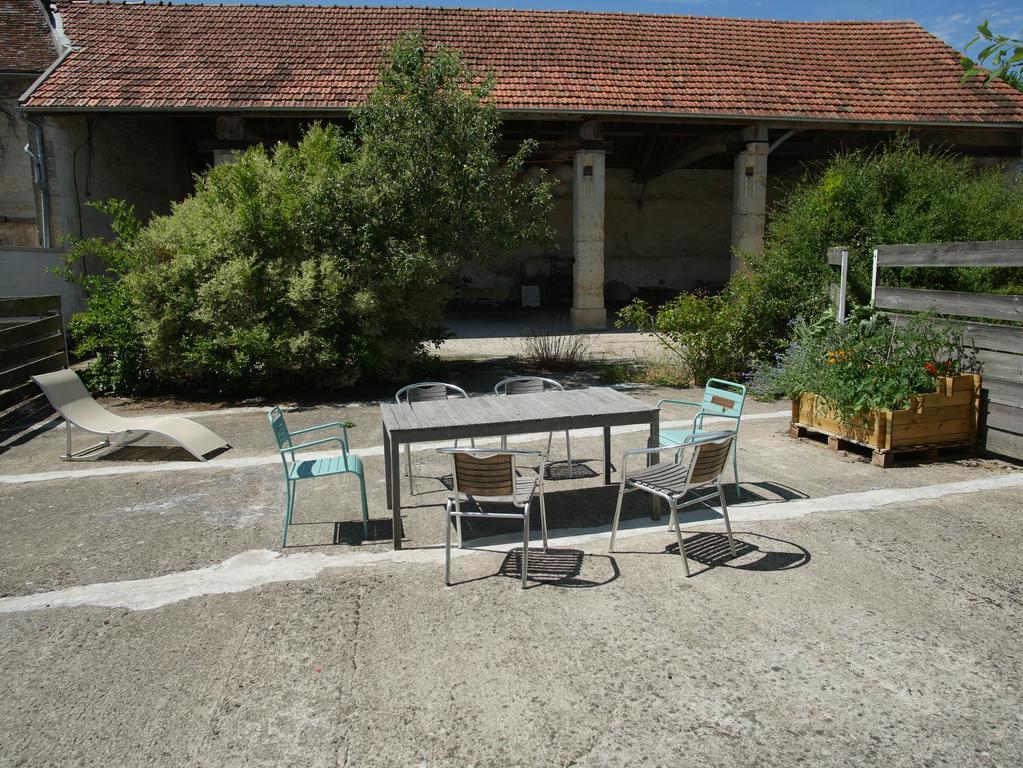 Gites De La Grande Ferme Avernes Exterior photo